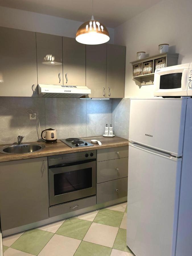 Apartments Villa Mira Kastela Bagian luar foto