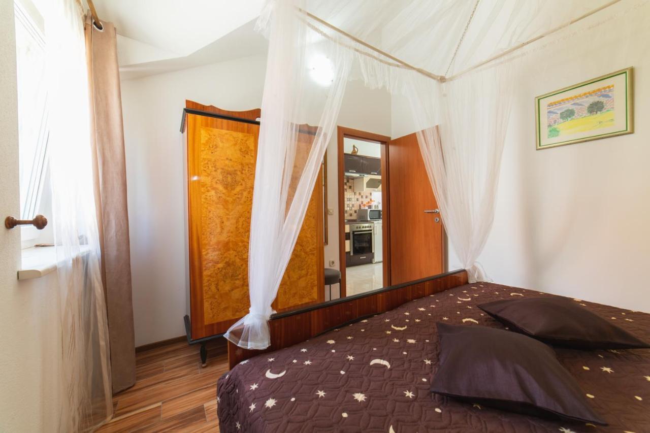 Apartments Villa Mira Kastela Bagian luar foto