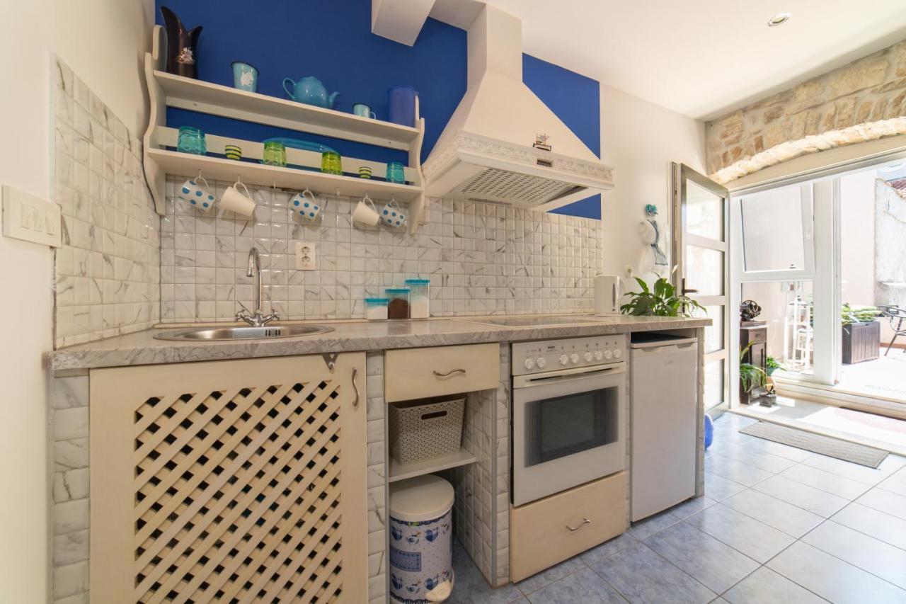 Apartments Villa Mira Kastela Bagian luar foto