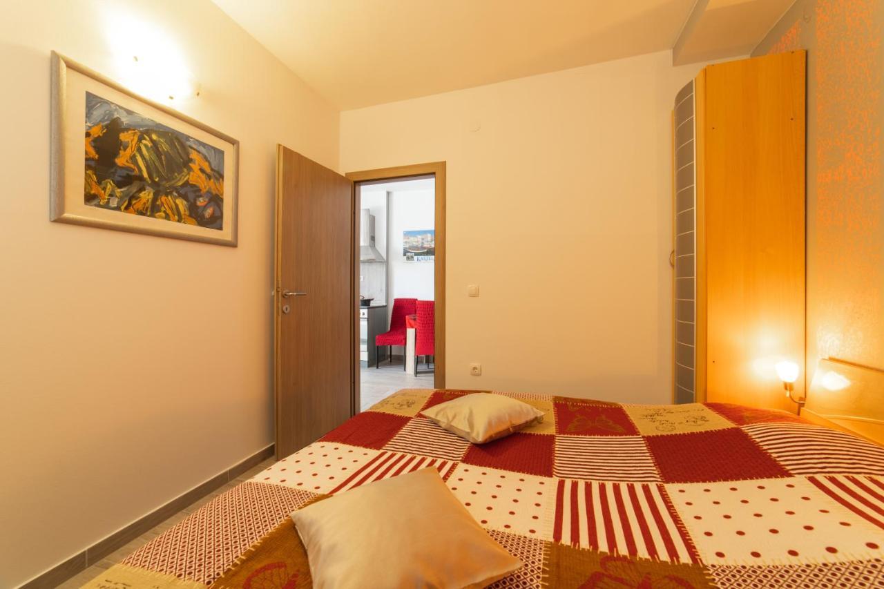 Apartments Villa Mira Kastela Bagian luar foto