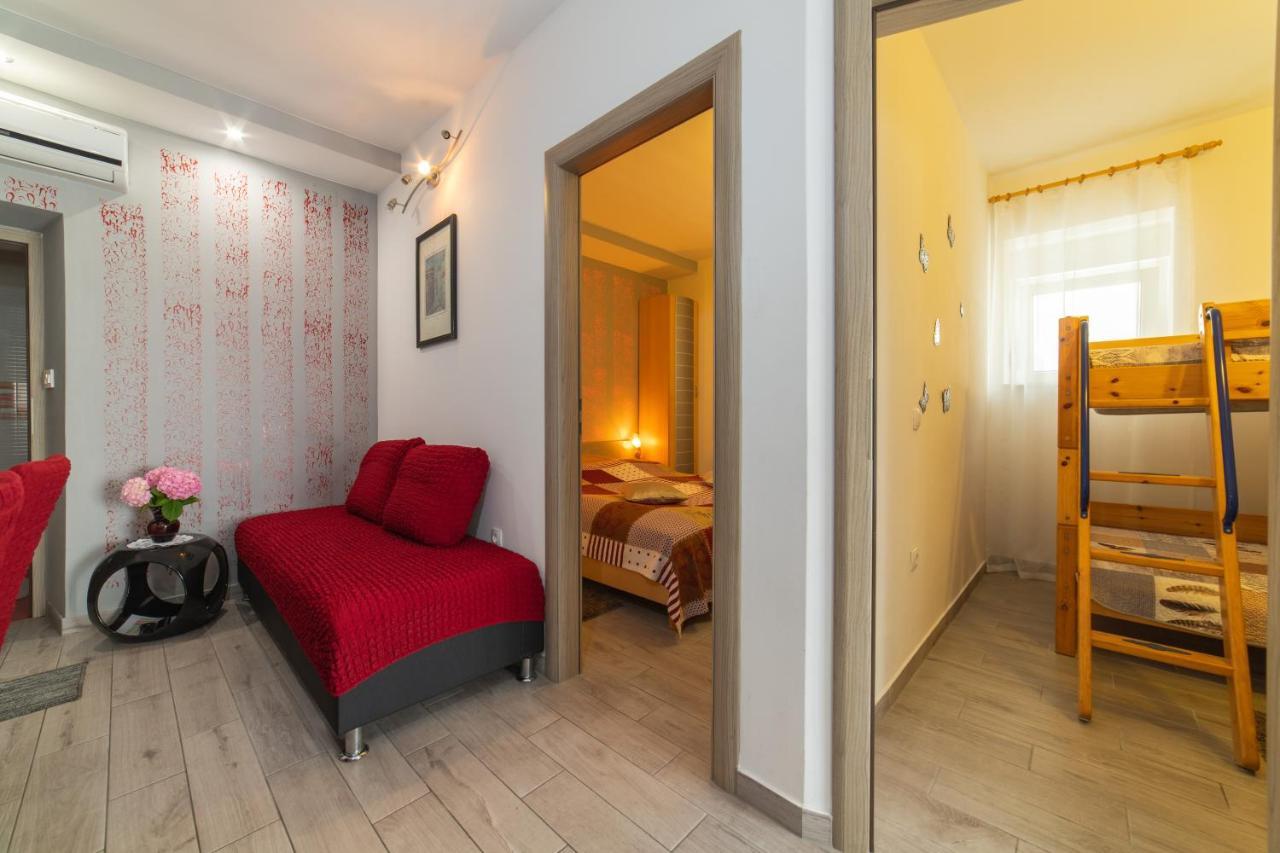 Apartments Villa Mira Kastela Bagian luar foto