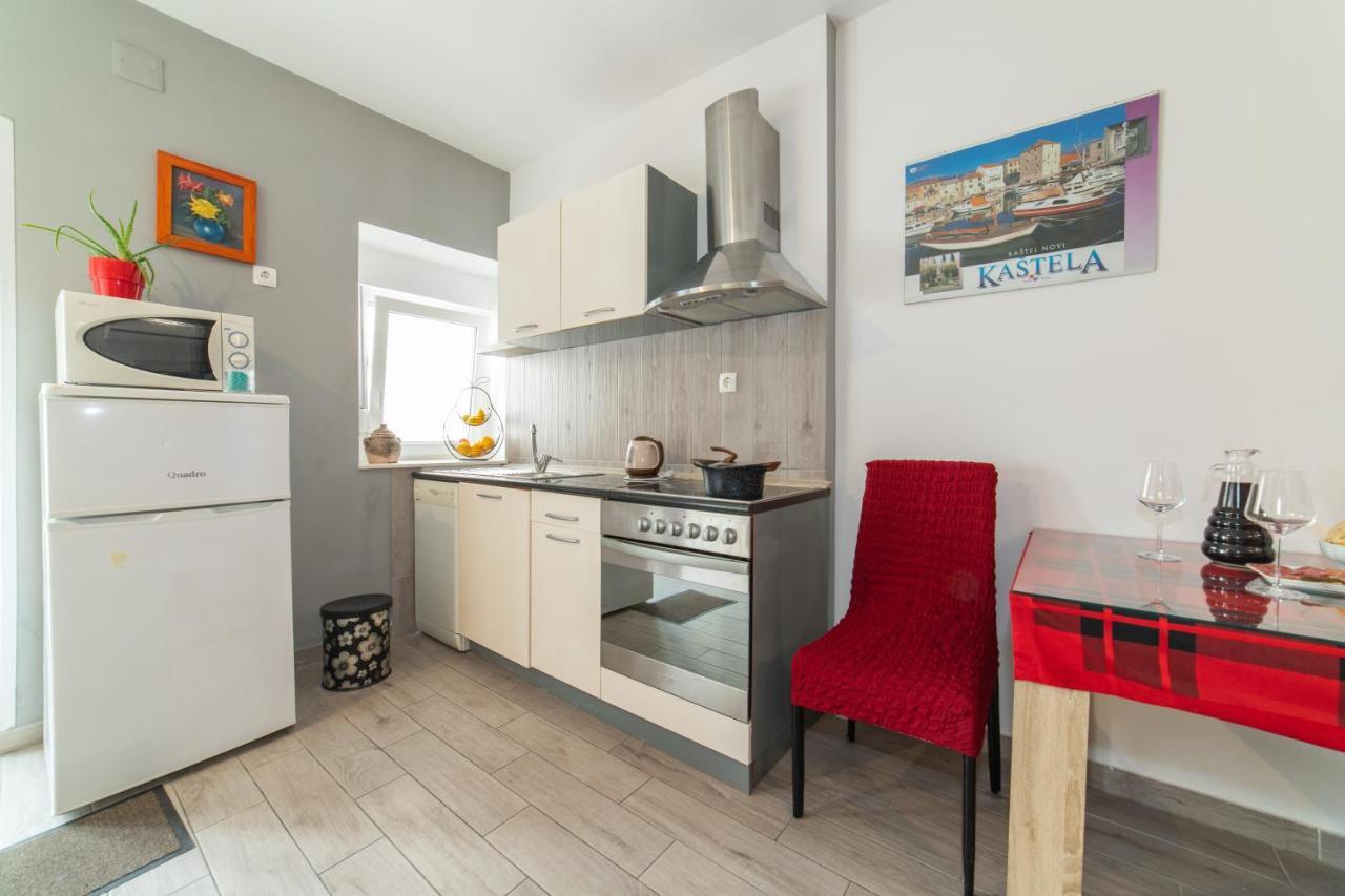 Apartments Villa Mira Kastela Bagian luar foto