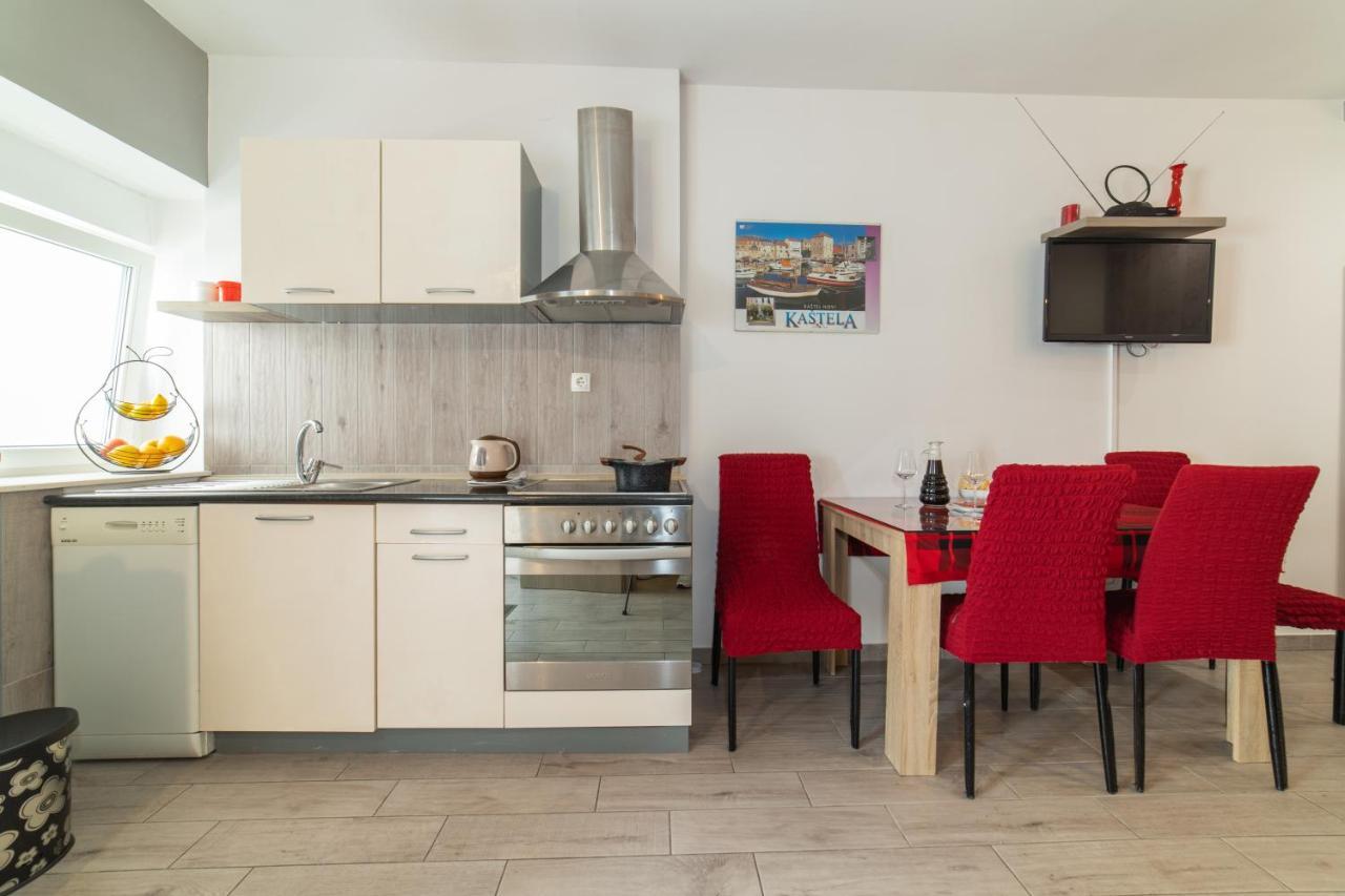 Apartments Villa Mira Kastela Bagian luar foto