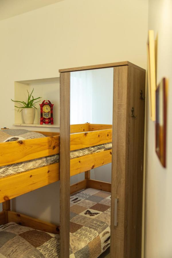 Apartments Villa Mira Kastela Bagian luar foto